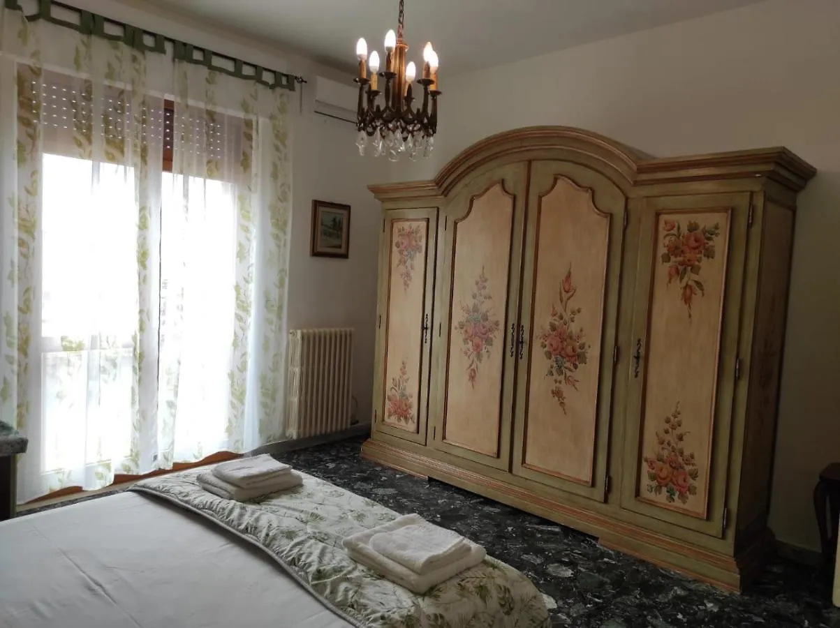 Appartamento La colonna Holiday house Lecce 0*,  Italia